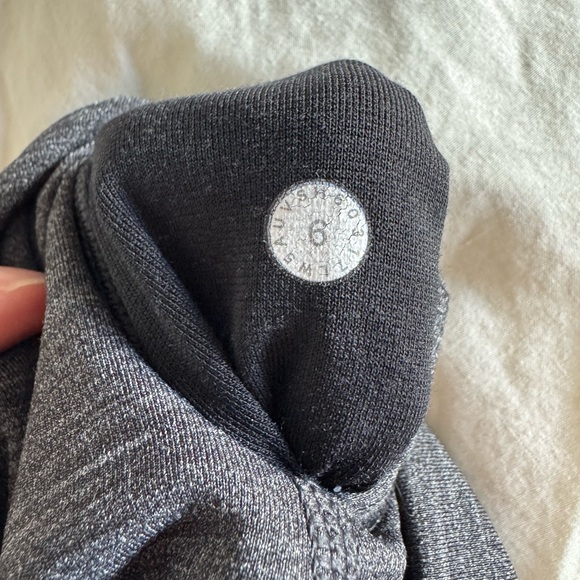 5 PAIRS of lululemon leggings (varied styles/colours) pack. ALL SIZE: 6 - Picture 4 of 15